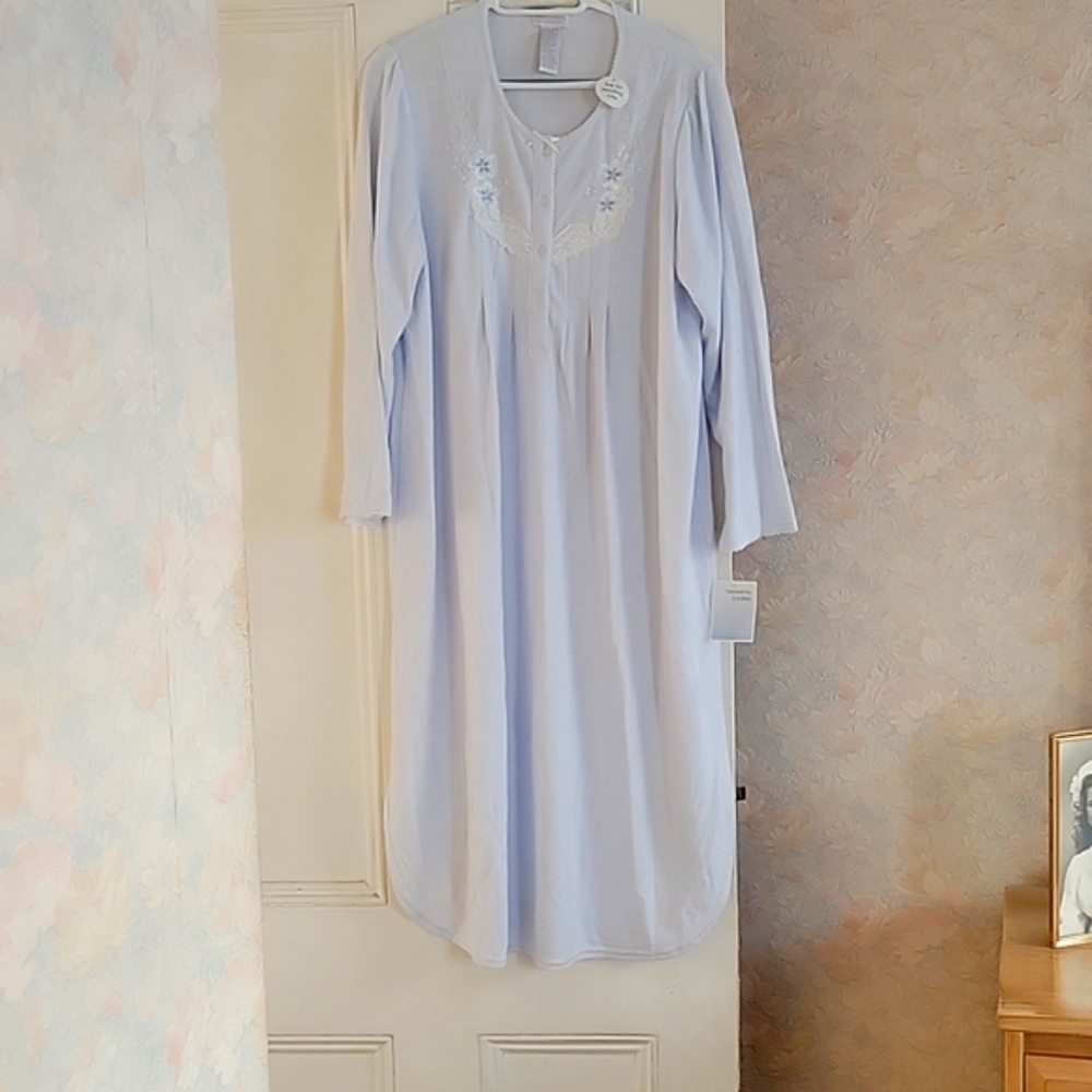 Heavenly Bodies Nightgown- L